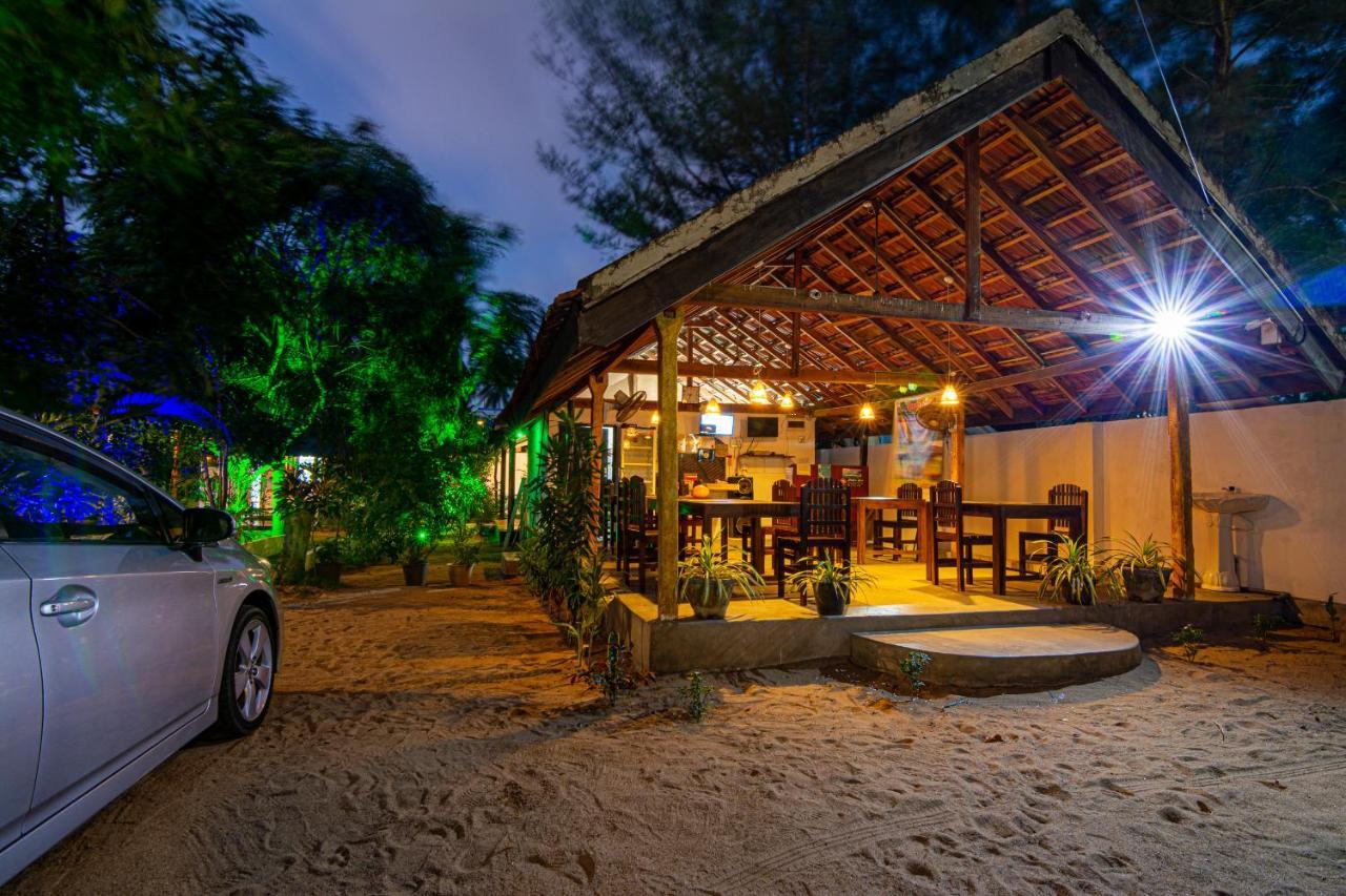 Comfort Beach Hotel Arugam Bay Exterior foto